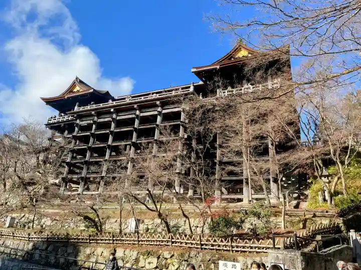 清水寺の{uncategorized: "未分類", other: "その他", undefined: "問題あり", building: "その他建物", grave: "お墓", sacred_gate: "鳥居", guardian: "狛犬", statue: "像", buddha: "仏像", history: "歴史", nature: "自然", garden: "庭園", animal: "動物", pagoda: "塔", temizu: "手水舎", mountain_gate: "山門・神門", sanctuary: "本殿・本堂", subordinate: "末社・摂社", art: "芸術", scenery: "景色", jizo: "地蔵", ema: "絵馬", goshuin: "御朱印", omikuji: "おみくじ", items: "授与品その他", amulet: "お守り", goshuincho: "御朱印帳", eats: "食事", festival: "お祭り", votive_dance: "神楽", shichigosan: "七五三参", wedding: "結婚式", experience: "体験その他", initially: "初詣", around: "周辺", anti_infection: "感染症対策"}