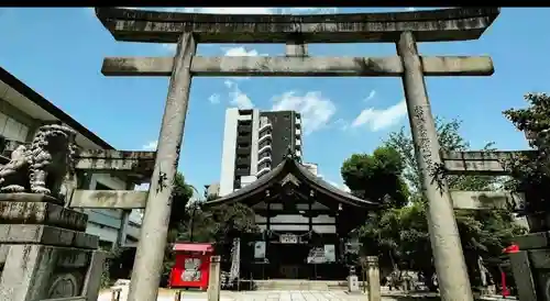 三輪神社の鳥居