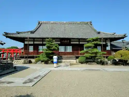 顕宝寺の本殿