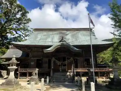 與止日女神社の本殿・本堂