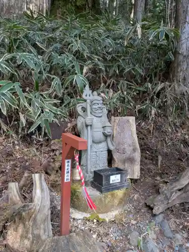 日光二荒山神社の{uncategorized: "未分類", other: "その他", undefined: "問題あり", building: "その他建物", grave: "お墓", sacred_gate: "鳥居", guardian: "狛犬", statue: "像", buddha: "仏像", history: "歴史", nature: "自然", garden: "庭園", animal: "動物", pagoda: "塔", temizu: "手水舎", mountain_gate: "山門・神門", sanctuary: "本殿・本堂", subordinate: "末社・摂社", art: "芸術", scenery: "景色", jizo: "地蔵", ema: "絵馬", goshuin: "御朱印", omikuji: "おみくじ", items: "授与品その他", amulet: "お守り", goshuincho: "御朱印帳", eats: "食事", festival: "お祭り", votive_dance: "神楽", shichigosan: "七五三参", wedding: "結婚式", experience: "体験その他", initially: "初詣", around: "周辺", anti_infection: "感染症対策"}