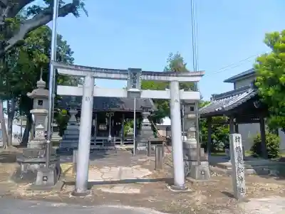 貴船神社の{uncategorized: "未分類", other: "その他", undefined: "問題あり", building: "その他建物", grave: "お墓", sacred_gate: "鳥居", guardian: "狛犬", statue: "像", buddha: "仏像", history: "歴史", nature: "自然", garden: "庭園", animal: "動物", pagoda: "塔", temizu: "手水舎", mountain_gate: "山門・神門", sanctuary: "本殿・本堂", subordinate: "末社・摂社", art: "芸術", scenery: "景色", jizo: "地蔵", ema: "絵馬", goshuin: "御朱印", omikuji: "おみくじ", items: "授与品その他", amulet: "お守り", goshuincho: "御朱印帳", eats: "食事", festival: "お祭り", votive_dance: "神楽", shichigosan: "七五三参", wedding: "結婚式", experience: "体験その他", initially: "初詣", around: "周辺", anti_infection: "感染症対策"}