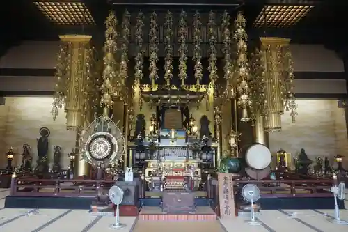 西新井大師総持寺の本殿・本堂