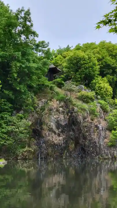 永保寺の{uncategorized: "未分類", other: "その他", undefined: "問題あり", building: "その他建物", grave: "お墓", sacred_gate: "鳥居", guardian: "狛犬", statue: "像", buddha: "仏像", history: "歴史", nature: "自然", garden: "庭園", animal: "動物", pagoda: "塔", temizu: "手水舎", mountain_gate: "山門・神門", sanctuary: "本殿・本堂", subordinate: "末社・摂社", art: "芸術", scenery: "景色", jizo: "地蔵", ema: "絵馬", goshuin: "御朱印", omikuji: "おみくじ", items: "授与品その他", amulet: "お守り", goshuincho: "御朱印帳", eats: "食事", festival: "お祭り", votive_dance: "神楽", shichigosan: "七五三参", wedding: "結婚式", experience: "体験その他", initially: "初詣", around: "周辺", anti_infection: "感染症対策"}