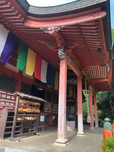 藥王院温泉寺の本殿