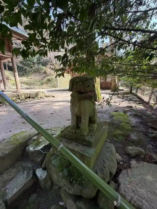 眞名井神社の{uncategorized: "未分類", other: "その他", undefined: "問題あり", building: "その他建物", grave: "お墓", sacred_gate: "鳥居", guardian: "狛犬", statue: "像", buddha: "仏像", history: "歴史", nature: "自然", garden: "庭園", animal: "動物", pagoda: "塔", temizu: "手水舎", mountain_gate: "山門・神門", sanctuary: "本殿・本堂", subordinate: "末社・摂社", art: "芸術", scenery: "景色", jizo: "地蔵", ema: "絵馬", goshuin: "御朱印", omikuji: "おみくじ", items: "授与品その他", amulet: "お守り", goshuincho: "御朱印帳", eats: "食事", festival: "お祭り", votive_dance: "神楽", shichigosan: "七五三参", wedding: "結婚式", experience: "体験その他", initially: "初詣", around: "周辺", anti_infection: "感染症対策"}