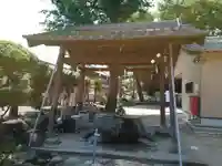 神明社の手水舎