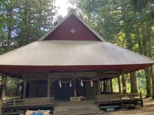 三社神社の本殿