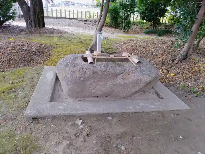 浪寄社の手水舎