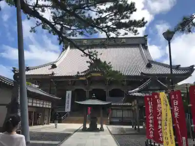誕生寺の本殿・本堂