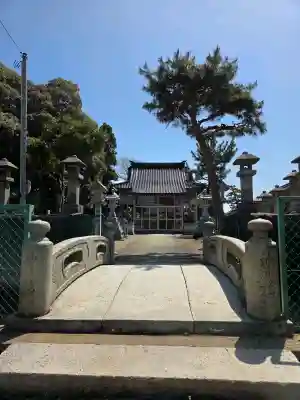 道神社の{uncategorized: "未分類", other: "その他", undefined: "問題あり", building: "その他建物", grave: "お墓", sacred_gate: "鳥居", guardian: "狛犬", statue: "像", buddha: "仏像", history: "歴史", nature: "自然", garden: "庭園", animal: "動物", pagoda: "塔", temizu: "手水舎", mountain_gate: "山門・神門", sanctuary: "本殿・本堂", subordinate: "末社・摂社", art: "芸術", scenery: "景色", jizo: "地蔵", ema: "絵馬", goshuin: "御朱印", omikuji: "おみくじ", items: "授与品その他", amulet: "お守り", goshuincho: "御朱印帳", eats: "食事", festival: "お祭り", votive_dance: "神楽", shichigosan: "七五三参", wedding: "結婚式", experience: "体験その他", initially: "初詣", around: "周辺", anti_infection: "感染症対策"}