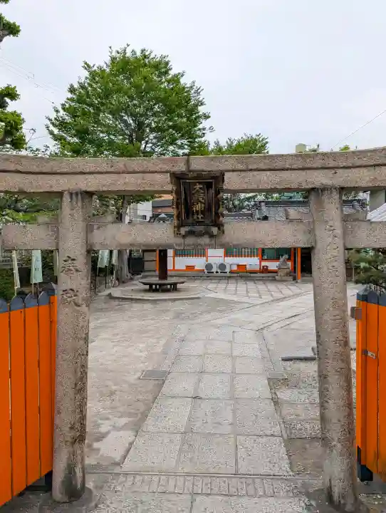 大歳社(住吉大社末社)の{uncategorized: "未分類", other: "その他", undefined: "問題あり", building: "その他建物", grave: "お墓", sacred_gate: "鳥居", guardian: "狛犬", statue: "像", buddha: "仏像", history: "歴史", nature: "自然", garden: "庭園", animal: "動物", pagoda: "塔", temizu: "手水舎", mountain_gate: "山門・神門", sanctuary: "本殿・本堂", subordinate: "末社・摂社", art: "芸術", scenery: "景色", jizo: "地蔵", ema: "絵馬", goshuin: "御朱印", omikuji: "おみくじ", items: "授与品その他", amulet: "お守り", goshuincho: "御朱印帳", eats: "食事", festival: "お祭り", votive_dance: "神楽", shichigosan: "七五三参", wedding: "結婚式", experience: "体験その他", initially: "初詣", around: "周辺", anti_infection: "感染症対策"}