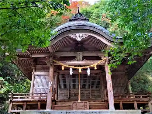 瀧山神社の本殿