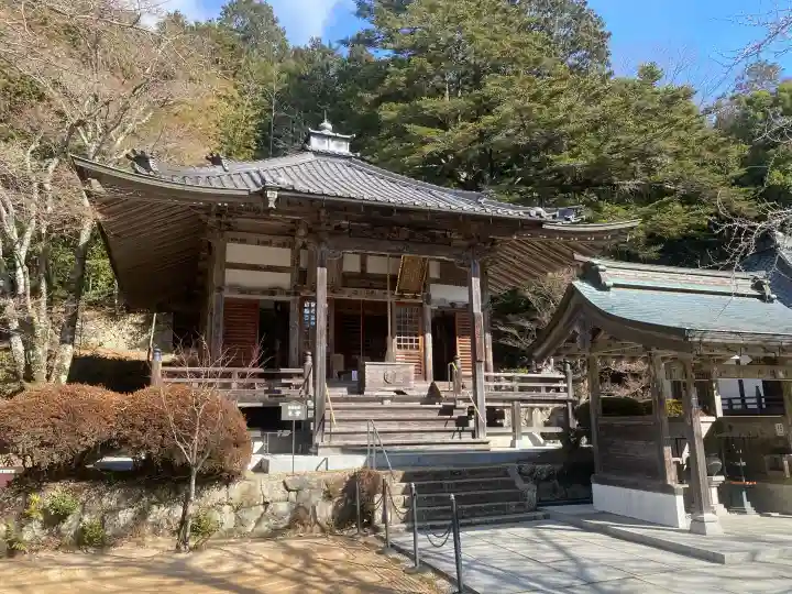 花山院菩提寺の{uncategorized: "未分類", other: "その他", undefined: "問題あり", building: "その他建物", grave: "お墓", sacred_gate: "鳥居", guardian: "狛犬", statue: "像", buddha: "仏像", history: "歴史", nature: "自然", garden: "庭園", animal: "動物", pagoda: "塔", temizu: "手水舎", mountain_gate: "山門・神門", sanctuary: "本殿・本堂", subordinate: "末社・摂社", art: "芸術", scenery: "景色", jizo: "地蔵", ema: "絵馬", goshuin: "御朱印", omikuji: "おみくじ", items: "授与品その他", amulet: "お守り", goshuincho: "御朱印帳", eats: "食事", festival: "お祭り", votive_dance: "神楽", shichigosan: "七五三参", wedding: "結婚式", experience: "体験その他", initially: "初詣", around: "周辺", anti_infection: "感染症対策"}