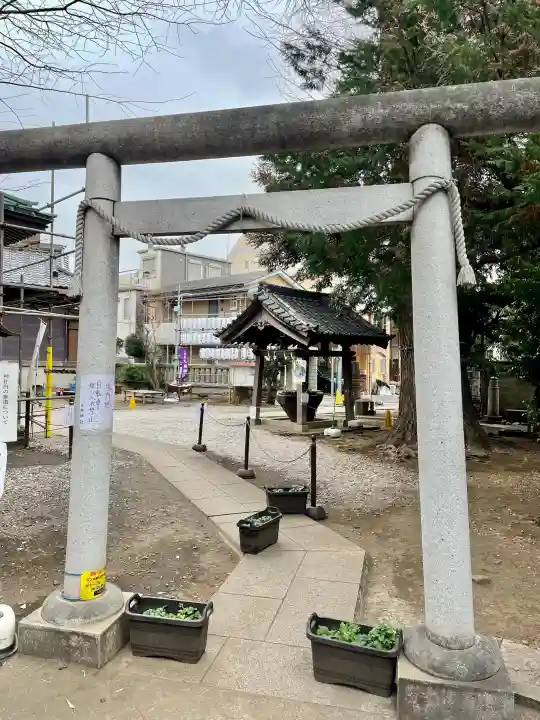 天祖神社(上目黒天祖神社)の{uncategorized: "未分類", other: "その他", undefined: "問題あり", building: "その他建物", grave: "お墓", sacred_gate: "鳥居", guardian: "狛犬", statue: "像", buddha: "仏像", history: "歴史", nature: "自然", garden: "庭園", animal: "動物", pagoda: "塔", temizu: "手水舎", mountain_gate: "山門・神門", sanctuary: "本殿・本堂", subordinate: "末社・摂社", art: "芸術", scenery: "景色", jizo: "地蔵", ema: "絵馬", goshuin: "御朱印", omikuji: "おみくじ", items: "授与品その他", amulet: "お守り", goshuincho: "御朱印帳", eats: "食事", festival: "お祭り", votive_dance: "神楽", shichigosan: "七五三参", wedding: "結婚式", experience: "体験その他", initially: "初詣", around: "周辺", anti_infection: "感染症対策"}