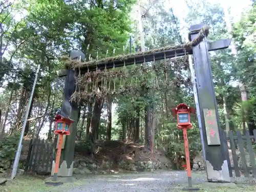 本山寺の山門