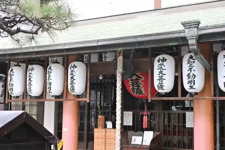 神光寺(あびこ行者堂)の{uncategorized: "未分類", other: "その他", undefined: "問題あり", building: "その他建物", grave: "お墓", sacred_gate: "鳥居", guardian: "狛犬", statue: "像", buddha: "仏像", history: "歴史", nature: "自然", garden: "庭園", animal: "動物", pagoda: "塔", temizu: "手水舎", mountain_gate: "山門・神門", sanctuary: "本殿・本堂", subordinate: "末社・摂社", art: "芸術", scenery: "景色", jizo: "地蔵", ema: "絵馬", goshuin: "御朱印", omikuji: "おみくじ", items: "授与品その他", amulet: "お守り", goshuincho: "御朱印帳", eats: "食事", festival: "お祭り", votive_dance: "神楽", shichigosan: "七五三参", wedding: "結婚式", experience: "体験その他", initially: "初詣", around: "周辺", anti_infection: "感染症対策"}