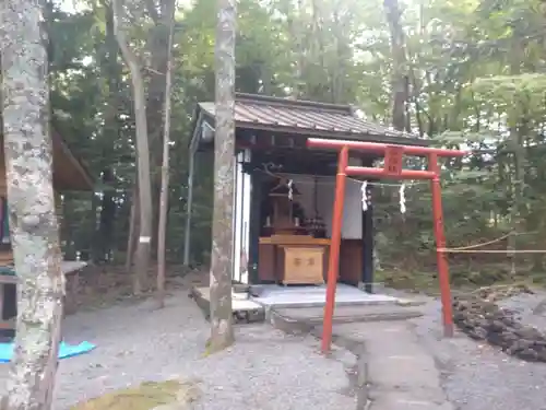 新屋山神社(山梨県)