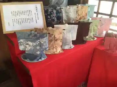 三輪神社の芸術