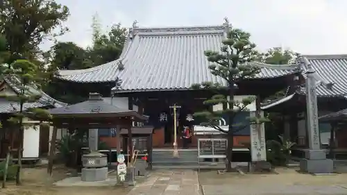 西林寺の本殿・本堂