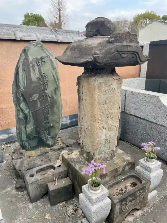 長寿寺の{uncategorized: "未分類", other: "その他", undefined: "問題あり", building: "その他建物", grave: "お墓", sacred_gate: "鳥居", guardian: "狛犬", statue: "像", buddha: "仏像", history: "歴史", nature: "自然", garden: "庭園", animal: "動物", pagoda: "塔", temizu: "手水舎", mountain_gate: "山門・神門", sanctuary: "本殿・本堂", subordinate: "末社・摂社", art: "芸術", scenery: "景色", jizo: "地蔵", ema: "絵馬", goshuin: "御朱印", omikuji: "おみくじ", items: "授与品その他", amulet: "お守り", goshuincho: "御朱印帳", eats: "食事", festival: "お祭り", votive_dance: "神楽", shichigosan: "七五三参", wedding: "結婚式", experience: "体験その他", initially: "初詣", around: "周辺", anti_infection: "感染症対策"}