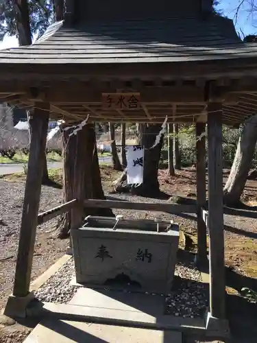 羽梨山神社の手水舎