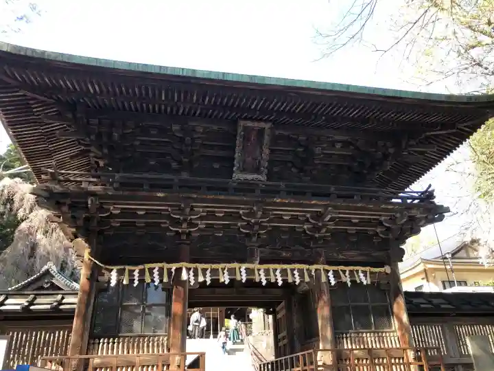 仙台東照宮の{uncategorized: "未分類", other: "その他", undefined: "問題あり", building: "その他建物", grave: "お墓", sacred_gate: "鳥居", guardian: "狛犬", statue: "像", buddha: "仏像", history: "歴史", nature: "自然", garden: "庭園", animal: "動物", pagoda: "塔", temizu: "手水舎", mountain_gate: "山門・神門", sanctuary: "本殿・本堂", subordinate: "末社・摂社", art: "芸術", scenery: "景色", jizo: "地蔵", ema: "絵馬", goshuin: "御朱印", omikuji: "おみくじ", items: "授与品その他", amulet: "お守り", goshuincho: "御朱印帳", eats: "食事", festival: "お祭り", votive_dance: "神楽", shichigosan: "七五三参", wedding: "結婚式", experience: "体験その他", initially: "初詣", around: "周辺", anti_infection: "感染症対策"}