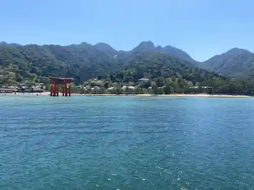 厳島神社の{uncategorized: "未分類", other: "その他", undefined: "問題あり", building: "その他建物", grave: "お墓", sacred_gate: "鳥居", guardian: "狛犬", statue: "像", buddha: "仏像", history: "歴史", nature: "自然", garden: "庭園", animal: "動物", pagoda: "塔", temizu: "手水舎", mountain_gate: "山門・神門", sanctuary: "本殿・本堂", subordinate: "末社・摂社", art: "芸術", scenery: "景色", jizo: "地蔵", ema: "絵馬", goshuin: "御朱印", omikuji: "おみくじ", items: "授与品その他", amulet: "お守り", goshuincho: "御朱印帳", eats: "食事", festival: "お祭り", votive_dance: "神楽", shichigosan: "七五三参", wedding: "結婚式", experience: "体験その他", initially: "初詣", around: "周辺", anti_infection: "感染症対策"}