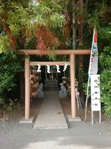 座間神社の{uncategorized: "未分類", other: "その他", undefined: "問題あり", building: "その他建物", grave: "お墓", sacred_gate: "鳥居", guardian: "狛犬", statue: "像", buddha: "仏像", history: "歴史", nature: "自然", garden: "庭園", animal: "動物", pagoda: "塔", temizu: "手水舎", mountain_gate: "山門・神門", sanctuary: "本殿・本堂", subordinate: "末社・摂社", art: "芸術", scenery: "景色", jizo: "地蔵", ema: "絵馬", goshuin: "御朱印", omikuji: "おみくじ", items: "授与品その他", amulet: "お守り", goshuincho: "御朱印帳", eats: "食事", festival: "お祭り", votive_dance: "神楽", shichigosan: "七五三参", wedding: "結婚式", experience: "体験その他", initially: "初詣", around: "周辺", anti_infection: "感染症対策"}