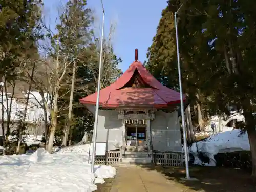 浦佐白山神社の{uncategorized: "未分類", other: "その他", undefined: "問題あり", building: "その他建物", grave: "お墓", sacred_gate: "鳥居", guardian: "狛犬", statue: "像", buddha: "仏像", history: "歴史", nature: "自然", garden: "庭園", animal: "動物", pagoda: "塔", temizu: "手水舎", mountain_gate: "山門・神門", sanctuary: "本殿・本堂", subordinate: "末社・摂社", art: "芸術", scenery: "景色", jizo: "地蔵", ema: "絵馬", goshuin: "御朱印", omikuji: "おみくじ", items: "授与品その他", amulet: "お守り", goshuincho: "御朱印帳", eats: "食事", festival: "お祭り", votive_dance: "神楽", shichigosan: "七五三参", wedding: "結婚式", experience: "体験その他", initially: "初詣", around: "周辺", anti_infection: "感染症対策"}