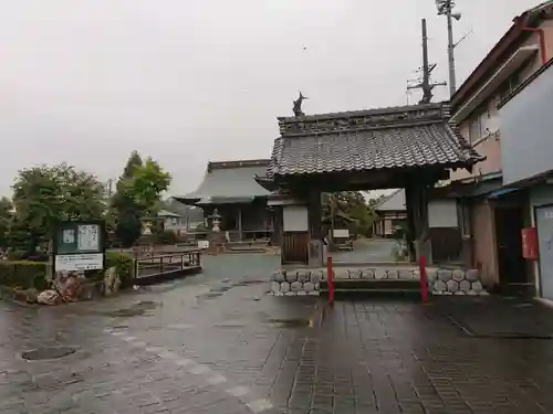 庚申寺の山門