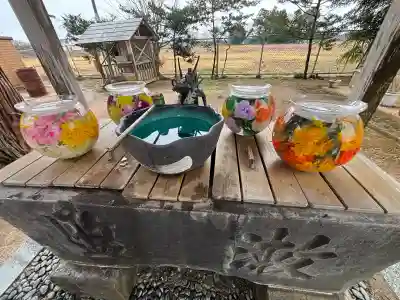 素鵞神社の{uncategorized: "未分類", other: "その他", undefined: "問題あり", building: "その他建物", grave: "お墓", sacred_gate: "鳥居", guardian: "狛犬", statue: "像", buddha: "仏像", history: "歴史", nature: "自然", garden: "庭園", animal: "動物", pagoda: "塔", temizu: "手水舎", mountain_gate: "山門・神門", sanctuary: "本殿・本堂", subordinate: "末社・摂社", art: "芸術", scenery: "景色", jizo: "地蔵", ema: "絵馬", goshuin: "御朱印", omikuji: "おみくじ", items: "授与品その他", amulet: "お守り", goshuincho: "御朱印帳", eats: "食事", festival: "お祭り", votive_dance: "神楽", shichigosan: "七五三参", wedding: "結婚式", experience: "体験その他", initially: "初詣", around: "周辺", anti_infection: "感染症対策"}