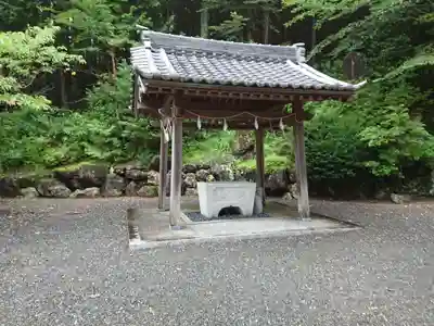 伊弉冊神社の手水舎