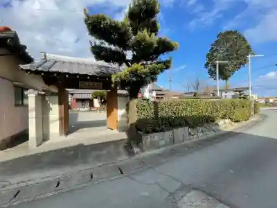 西休寺の{uncategorized: "未分類", other: "その他", undefined: "問題あり", building: "その他建物", grave: "お墓", sacred_gate: "鳥居", guardian: "狛犬", statue: "像", buddha: "仏像", history: "歴史", nature: "自然", garden: "庭園", animal: "動物", pagoda: "塔", temizu: "手水舎", mountain_gate: "山門・神門", sanctuary: "本殿・本堂", subordinate: "末社・摂社", art: "芸術", scenery: "景色", jizo: "地蔵", ema: "絵馬", goshuin: "御朱印", omikuji: "おみくじ", items: "授与品その他", amulet: "お守り", goshuincho: "御朱印帳", eats: "食事", festival: "お祭り", votive_dance: "神楽", shichigosan: "七五三参", wedding: "結婚式", experience: "体験その他", initially: "初詣", around: "周辺", anti_infection: "感染症対策"}
