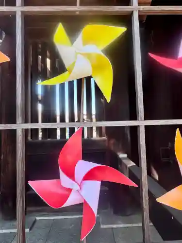 吉野神宮の{uncategorized: "未分類", other: "その他", undefined: "問題あり", building: "その他建物", grave: "お墓", sacred_gate: "鳥居", guardian: "狛犬", statue: "像", buddha: "仏像", history: "歴史", nature: "自然", garden: "庭園", animal: "動物", pagoda: "塔", temizu: "手水舎", mountain_gate: "山門・神門", sanctuary: "本殿・本堂", subordinate: "末社・摂社", art: "芸術", scenery: "景色", jizo: "地蔵", ema: "絵馬", goshuin: "御朱印", omikuji: "おみくじ", items: "授与品その他", amulet: "お守り", goshuincho: "御朱印帳", eats: "食事", festival: "お祭り", votive_dance: "神楽", shichigosan: "七五三参", wedding: "結婚式", experience: "体験その他", initially: "初詣", around: "周辺", anti_infection: "感染症対策"}