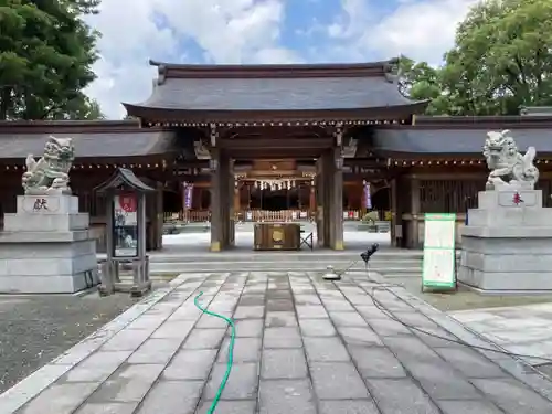 亀ケ池八幡宮の山門