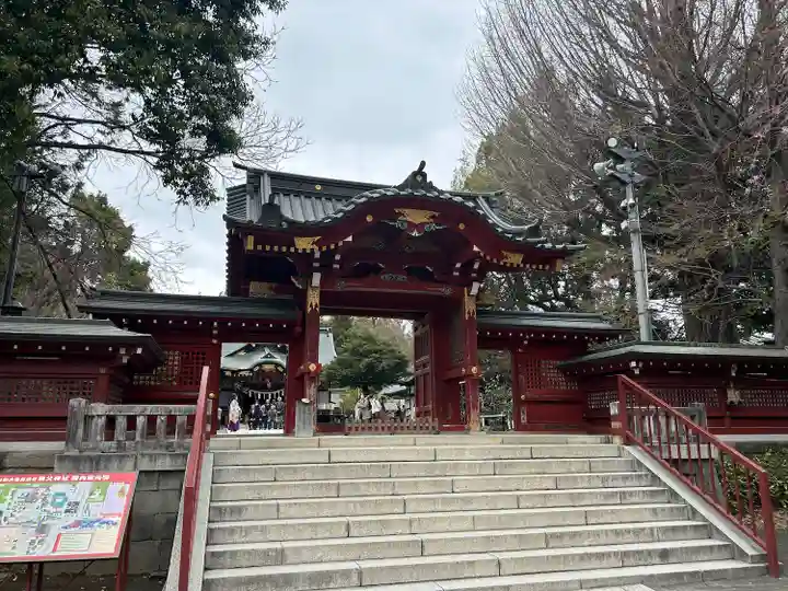 秩父神社の山門・神門