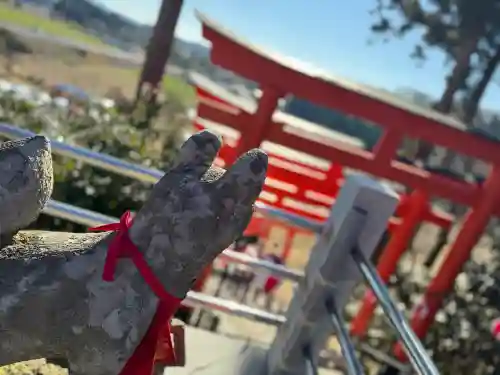 高屋敷稲荷神社の{uncategorized: "未分類", other: "その他", undefined: "問題あり", building: "その他建物", grave: "お墓", sacred_gate: "鳥居", guardian: "狛犬", statue: "像", buddha: "仏像", history: "歴史", nature: "自然", garden: "庭園", animal: "動物", pagoda: "塔", temizu: "手水舎", mountain_gate: "山門・神門", sanctuary: "本殿・本堂", subordinate: "末社・摂社", art: "芸術", scenery: "景色", jizo: "地蔵", ema: "絵馬", goshuin: "御朱印", omikuji: "おみくじ", items: "授与品その他", amulet: "お守り", goshuincho: "御朱印帳", eats: "食事", festival: "お祭り", votive_dance: "神楽", shichigosan: "七五三参", wedding: "結婚式", experience: "体験その他", initially: "初詣", around: "周辺", anti_infection: "感染症対策"}