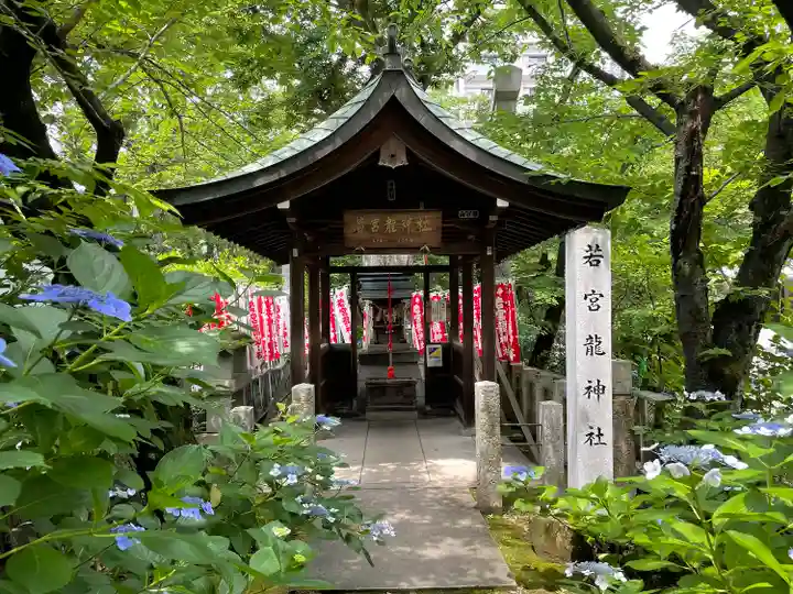 若宮八幡社の本殿・本堂