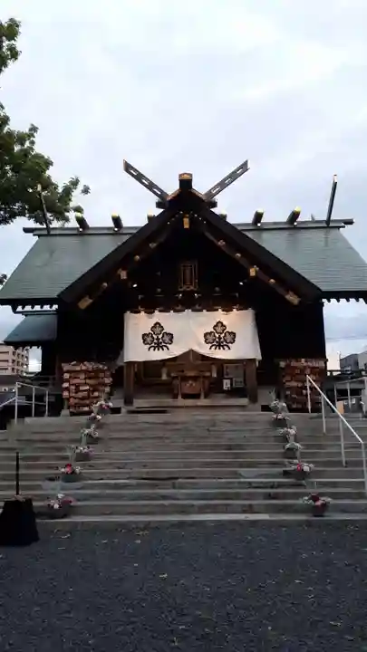 札幌諏訪神社の本殿・本堂