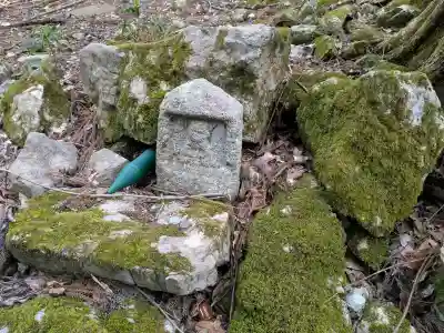 井戸神社の{uncategorized: "未分類", other: "その他", undefined: "問題あり", building: "その他建物", grave: "お墓", sacred_gate: "鳥居", guardian: "狛犬", statue: "像", buddha: "仏像", history: "歴史", nature: "自然", garden: "庭園", animal: "動物", pagoda: "塔", temizu: "手水舎", mountain_gate: "山門・神門", sanctuary: "本殿・本堂", subordinate: "末社・摂社", art: "芸術", scenery: "景色", jizo: "地蔵", ema: "絵馬", goshuin: "御朱印", omikuji: "おみくじ", items: "授与品その他", amulet: "お守り", goshuincho: "御朱印帳", eats: "食事", festival: "お祭り", votive_dance: "神楽", shichigosan: "七五三参", wedding: "結婚式", experience: "体験その他", initially: "初詣", around: "周辺", anti_infection: "感染症対策"}