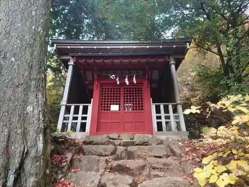 武蔵御嶽神社奥の院の末社