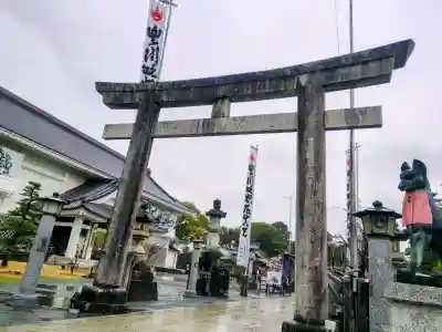 豊川閣 妙厳寺の{uncategorized: "未分類", other: "その他", undefined: "問題あり", building: "その他建物", grave: "お墓", sacred_gate: "鳥居", guardian: "狛犬", statue: "像", buddha: "仏像", history: "歴史", nature: "自然", garden: "庭園", animal: "動物", pagoda: "塔", temizu: "手水舎", mountain_gate: "山門・神門", sanctuary: "本殿・本堂", subordinate: "末社・摂社", art: "芸術", scenery: "景色", jizo: "地蔵", ema: "絵馬", goshuin: "御朱印", omikuji: "おみくじ", items: "授与品その他", amulet: "お守り", goshuincho: "御朱印帳", eats: "食事", festival: "お祭り", votive_dance: "神楽", shichigosan: "七五三参", wedding: "結婚式", experience: "体験その他", initially: "初詣", around: "周辺", anti_infection: "感染症対策"}