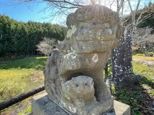 角折神社の狛犬