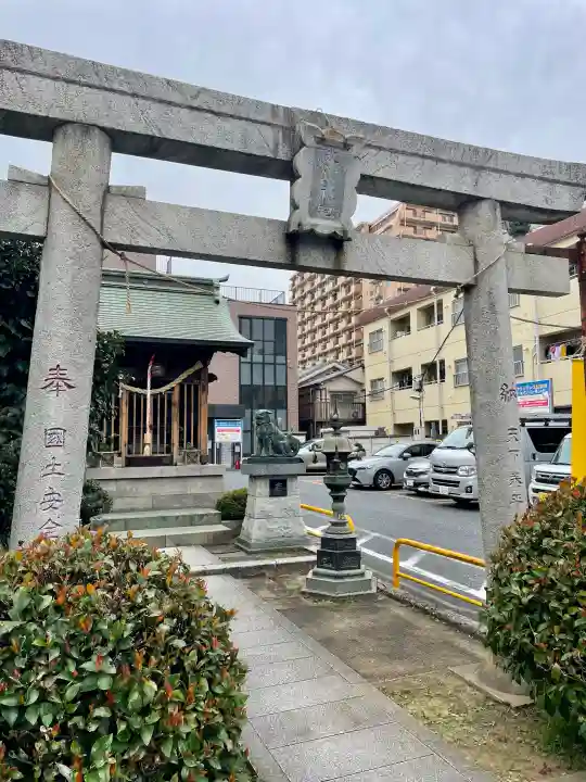 成増氷川神社の{uncategorized: "未分類", other: "その他", undefined: "問題あり", building: "その他建物", grave: "お墓", sacred_gate: "鳥居", guardian: "狛犬", statue: "像", buddha: "仏像", history: "歴史", nature: "自然", garden: "庭園", animal: "動物", pagoda: "塔", temizu: "手水舎", mountain_gate: "山門・神門", sanctuary: "本殿・本堂", subordinate: "末社・摂社", art: "芸術", scenery: "景色", jizo: "地蔵", ema: "絵馬", goshuin: "御朱印", omikuji: "おみくじ", items: "授与品その他", amulet: "お守り", goshuincho: "御朱印帳", eats: "食事", festival: "お祭り", votive_dance: "神楽", shichigosan: "七五三参", wedding: "結婚式", experience: "体験その他", initially: "初詣", around: "周辺", anti_infection: "感染症対策"}