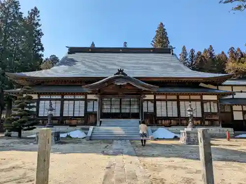 西岸寺の本殿