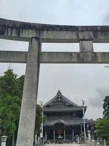 豊川閣　妙厳寺の鳥居