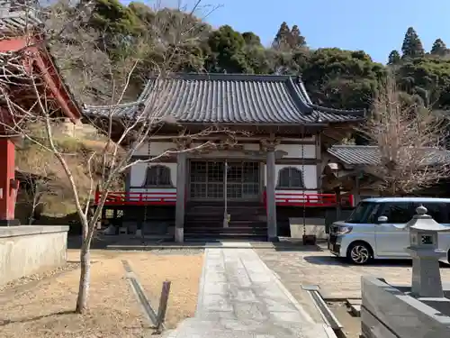 龍教寺の本殿・本堂