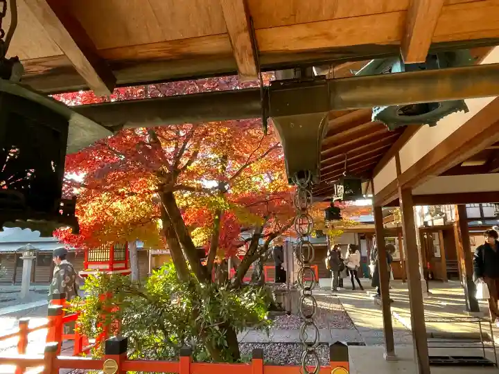 車折神社の{uncategorized: "未分類", other: "その他", undefined: "問題あり", building: "その他建物", grave: "お墓", sacred_gate: "鳥居", guardian: "狛犬", statue: "像", buddha: "仏像", history: "歴史", nature: "自然", garden: "庭園", animal: "動物", pagoda: "塔", temizu: "手水舎", mountain_gate: "山門・神門", sanctuary: "本殿・本堂", subordinate: "末社・摂社", art: "芸術", scenery: "景色", jizo: "地蔵", ema: "絵馬", goshuin: "御朱印", omikuji: "おみくじ", items: "授与品その他", amulet: "お守り", goshuincho: "御朱印帳", eats: "食事", festival: "お祭り", votive_dance: "神楽", shichigosan: "七五三参", wedding: "結婚式", experience: "体験その他", initially: "初詣", around: "周辺", anti_infection: "感染症対策"}