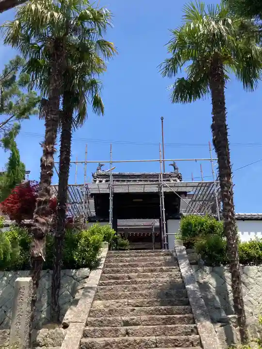 見性寺の山門・神門